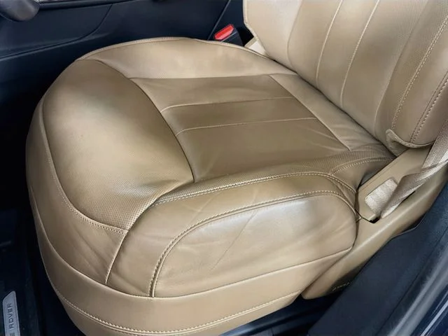Used 2024 Blue Land Rover SE image 22