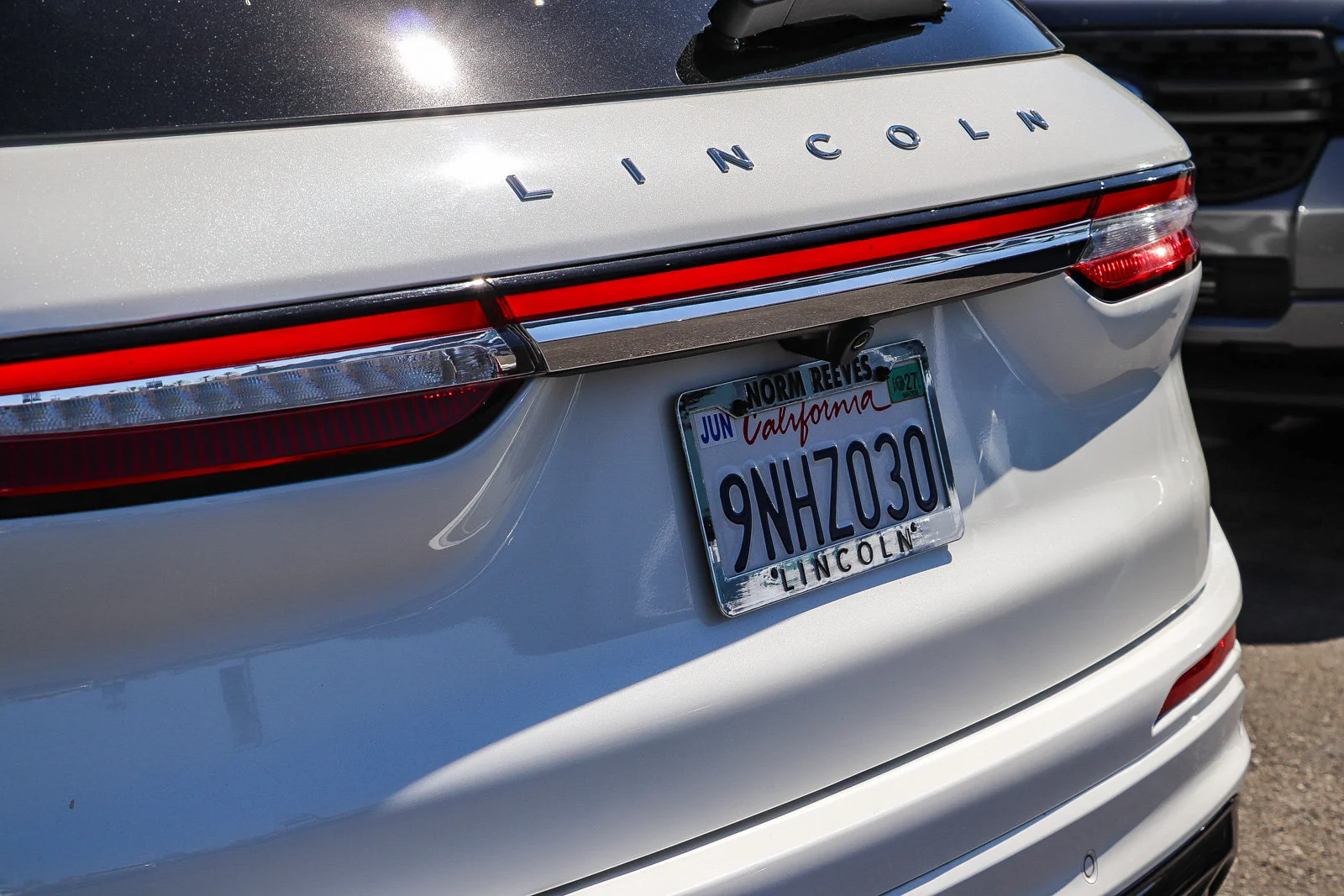 Certified Used 2023 White Metallic Lincoln Reserve image 12