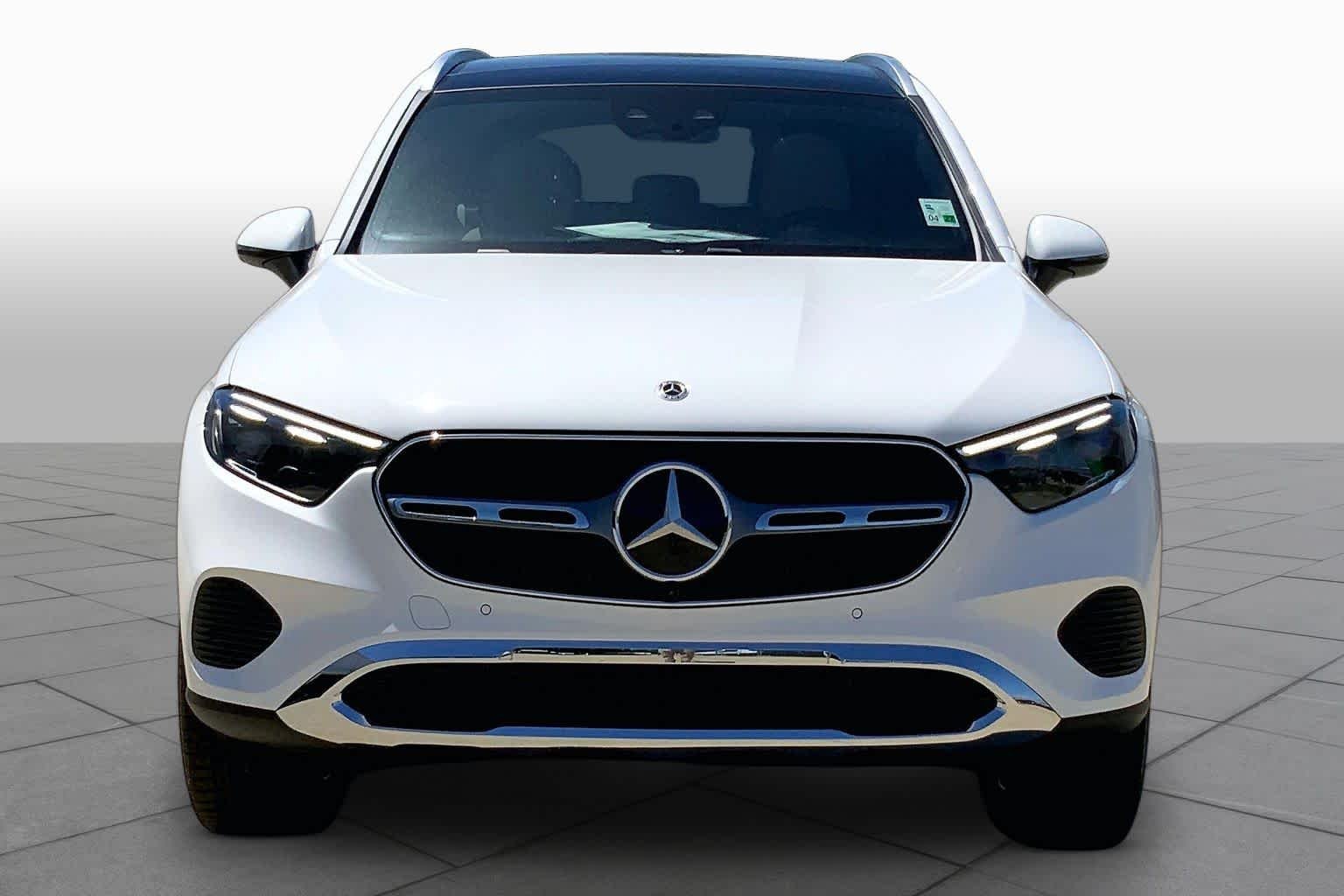 New 2026 Polar White Mercedes-Benz GLC 300 image 3