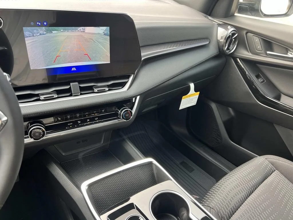 New 2027 Summit White Chevrolet LT image 24