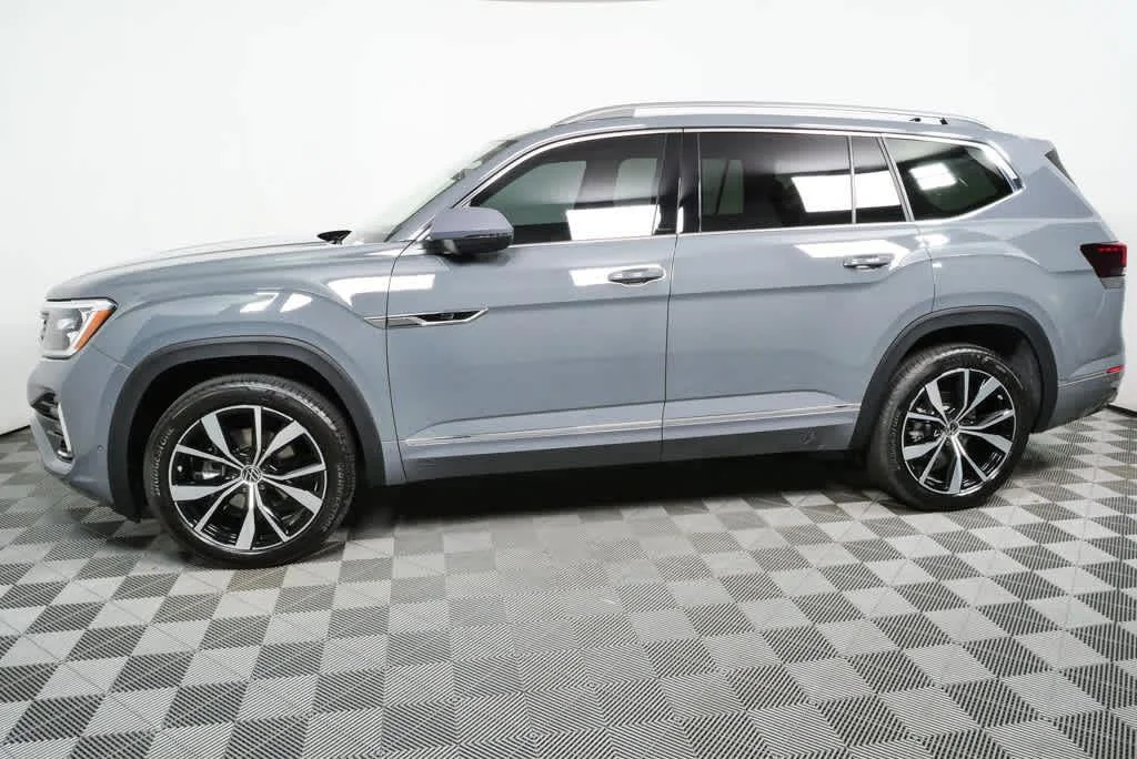 New 2026 Pure Gray Volkswagen 2.0T SEL Premium R-Line image 31