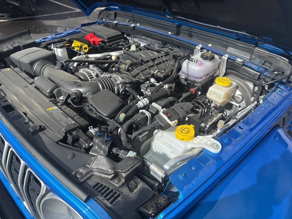 Used 2025 Blue Jeep Sahara image 11