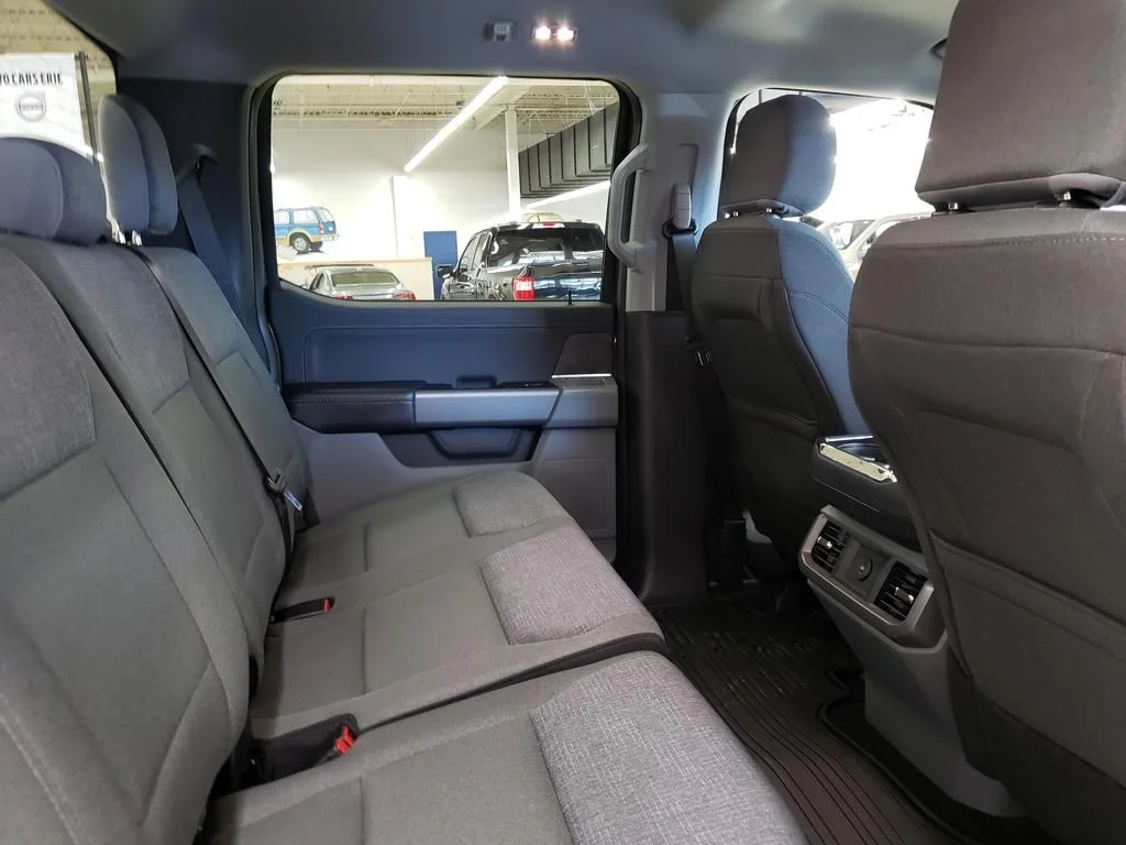 New 2026 Carbonized Gray Metallic Ford XLT image 15