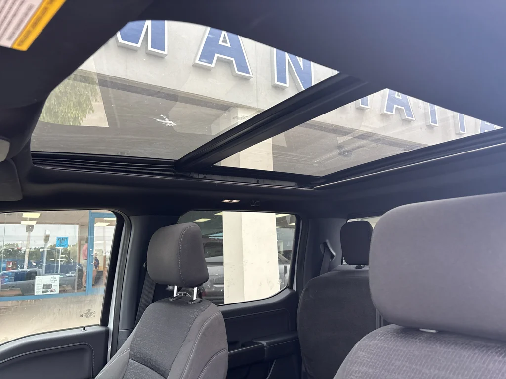 Used 2023 Avalanche Ford XLT image 5
