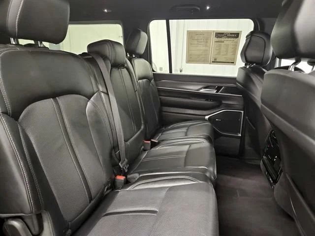 2024 Jeep Wagoneer L Series II - Photo 40