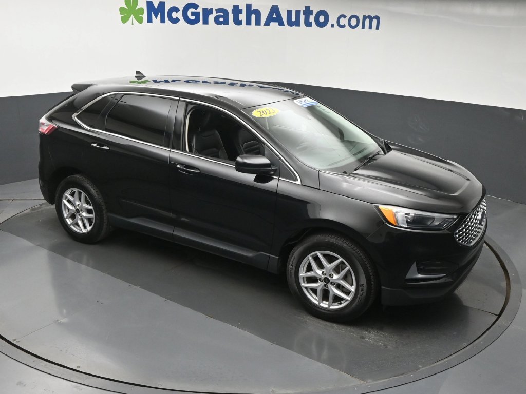Used 2023 Black Ford SEL image 3