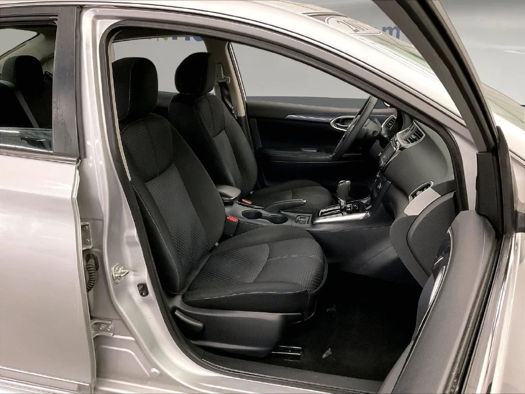 Used 2017 Silver Nissan SR image 10