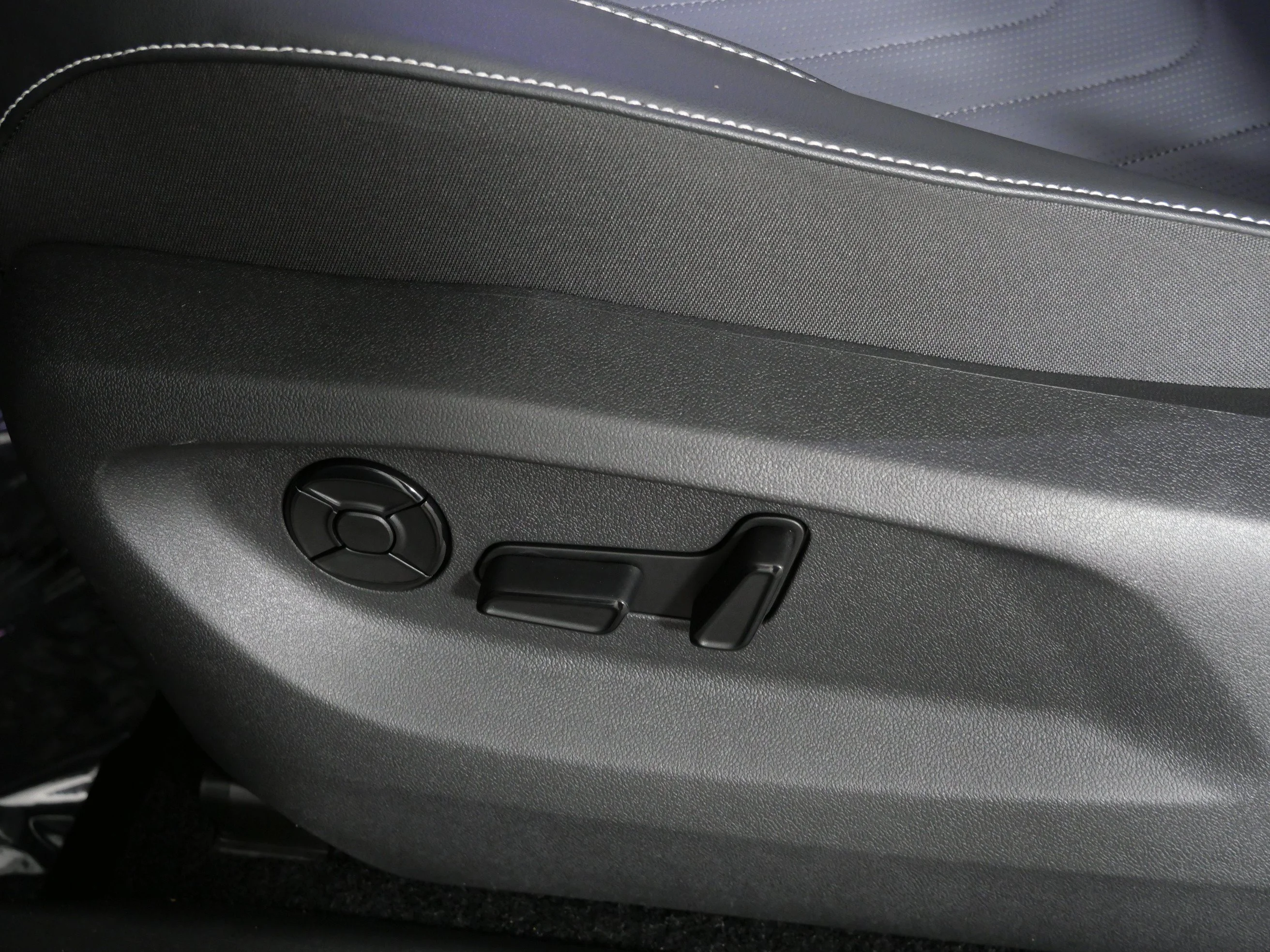 Certified Used 2026  Volkswagen SE image 22