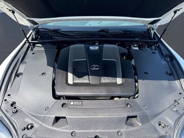 Used 2023 White Lexus 500 Base image 24