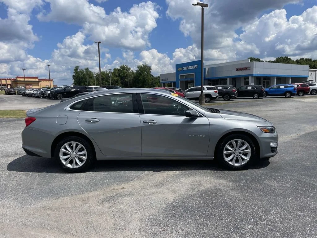 1G1ZD5ST8SF140435