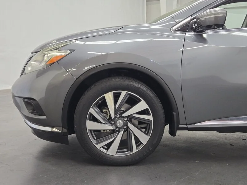 Used 2015 Gun Metallic Nissan Platinum image 6