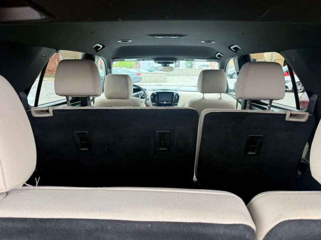 Used 2022 White Chevrolet LS image 23