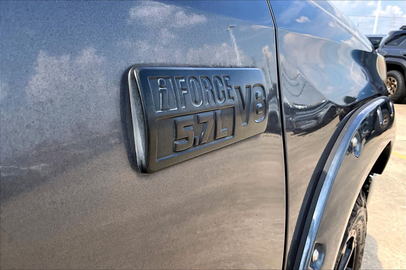 Used 2018 Magnetic Gray Metallic Toyota SR5 image 10