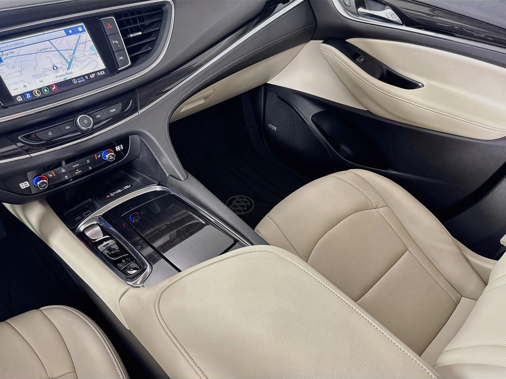 Used 2023 White Frost Tricoat Buick Essence image 25