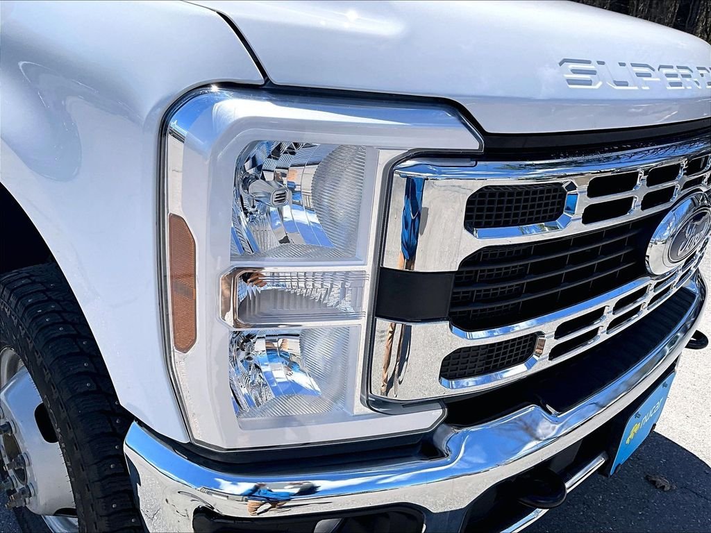 Used 2024 Oxford White Ford XL image 33