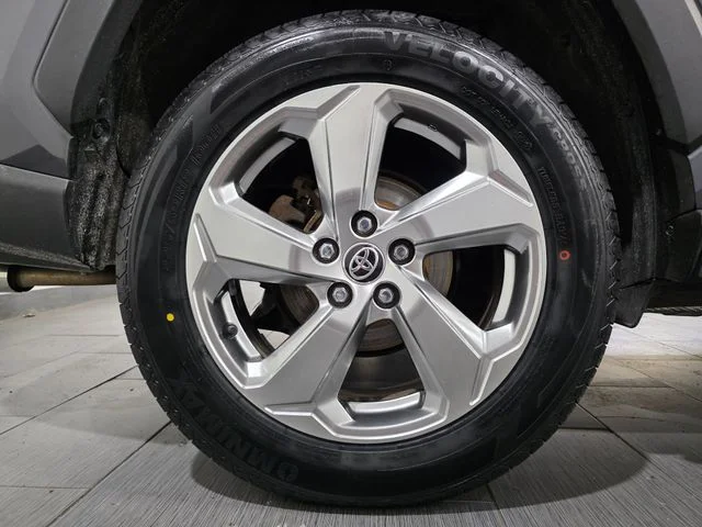Used 2021 Gray Toyota Limited image 25