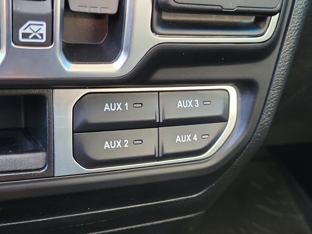 Used 2020 Gray Jeep North Edition 4x4 image 27