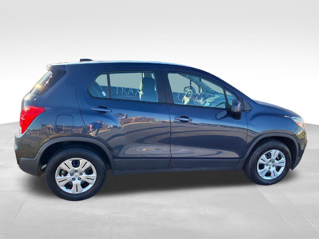 Used 2018 Blue Chevrolet LS image 6