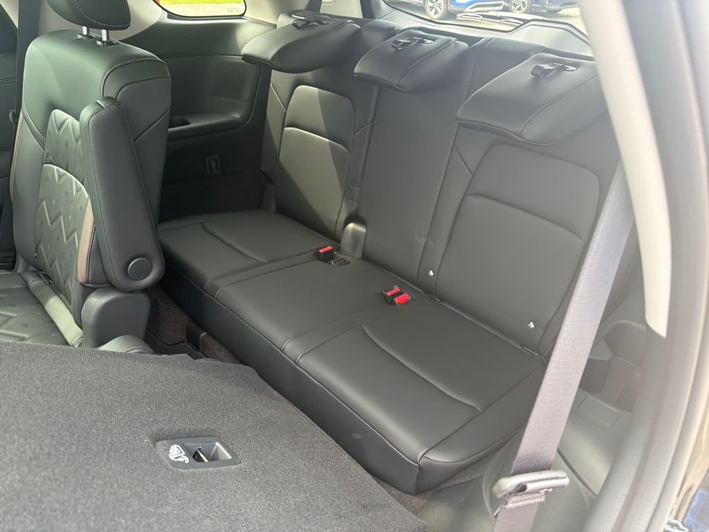 Used 2026 Black Nissan Platinum image 25