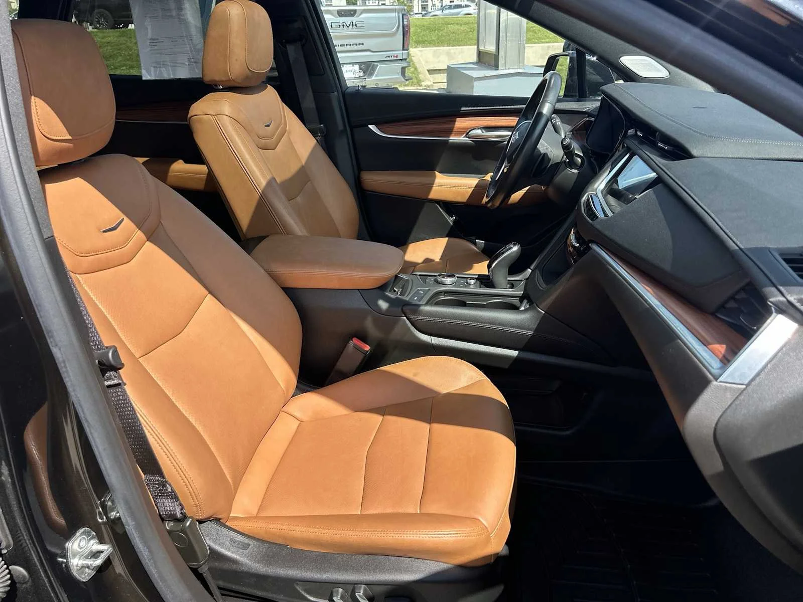 Used 2024 Stellar Black Metallic Cadillac Premium Luxury image 29