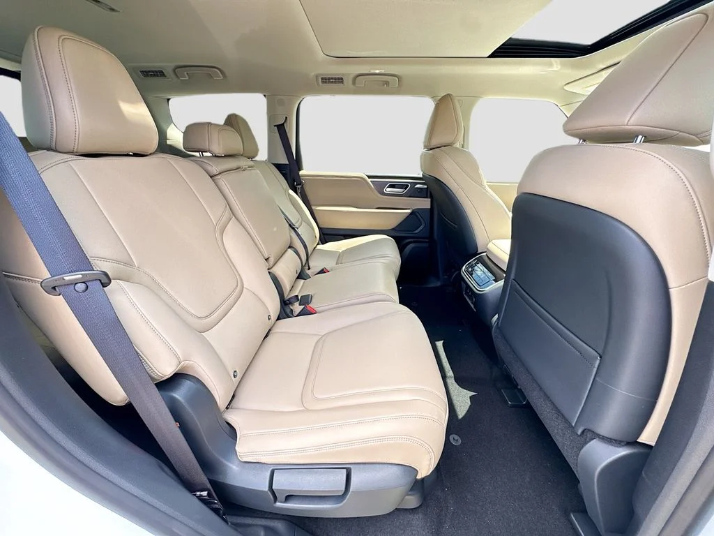 New 2026 RADIANT WHITE INFINITI Pure 2WD image 30
