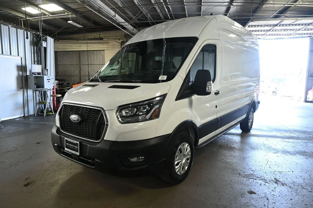 New 2025 Oxford White Ford Base image 4