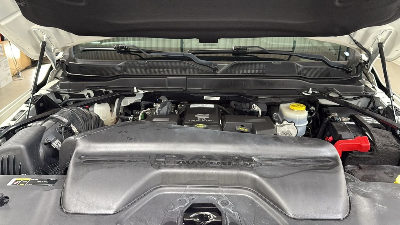 Used 2021 White Ram Laramie image 25