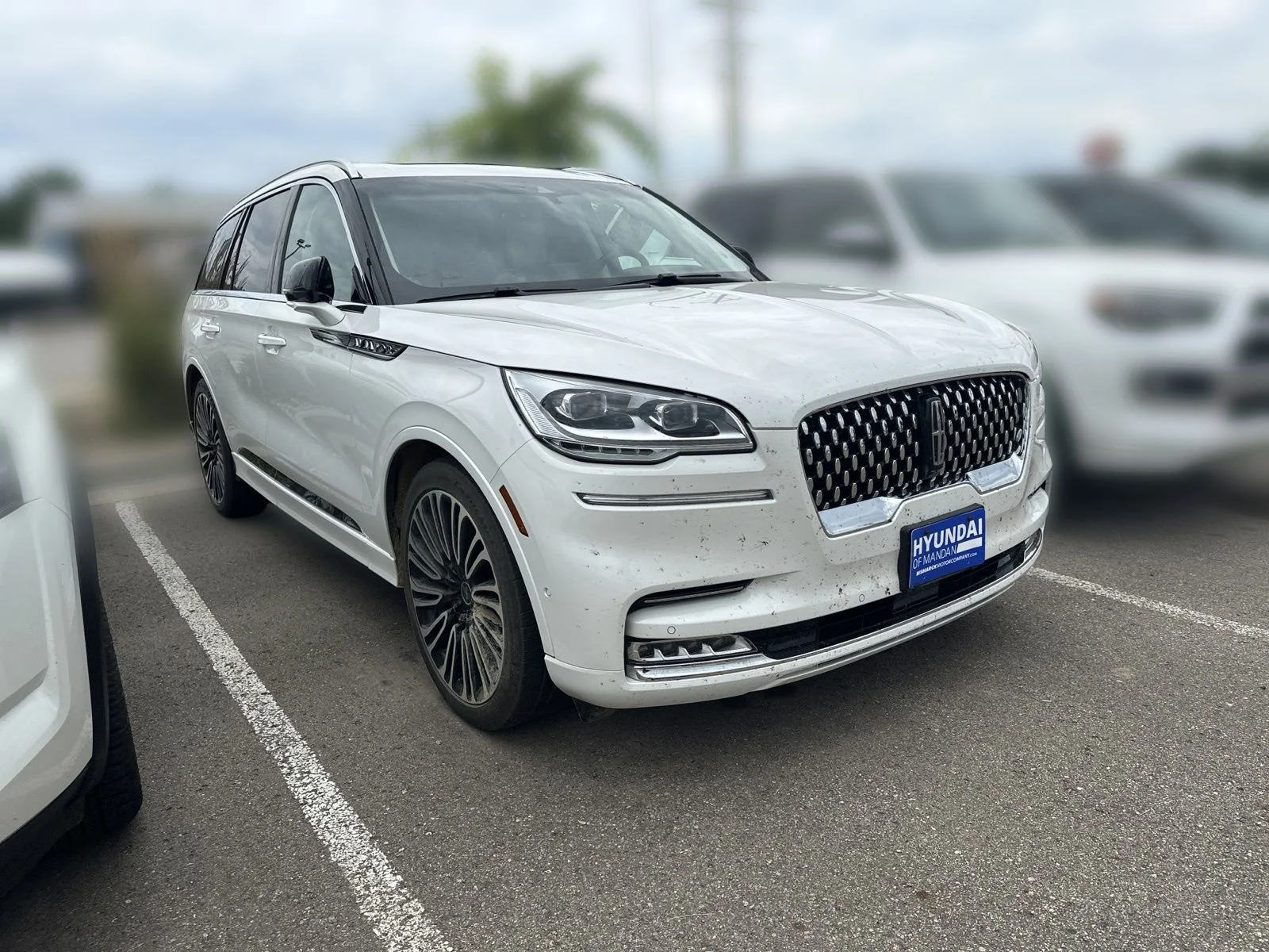 Used 2023 White Lincoln Black Label image 2
