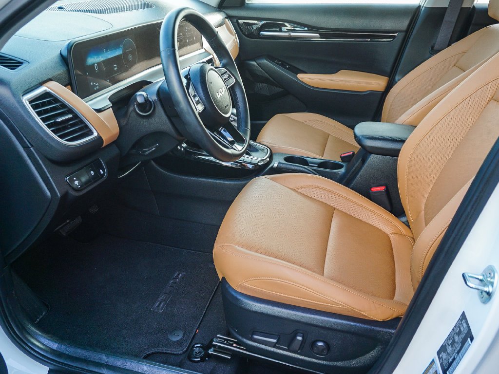 Used 2024 White Kia EX image 18