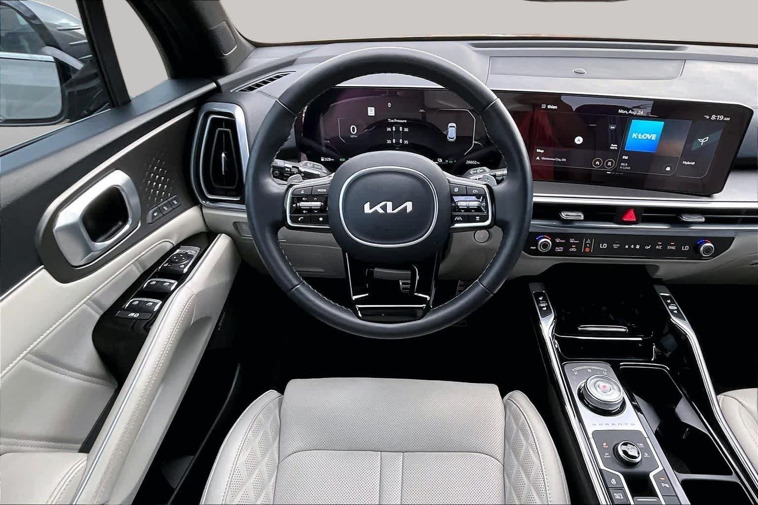 Used 2025 Volcanic Sand Kia SX Prestige image 6