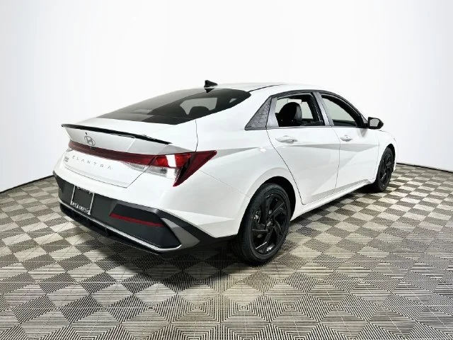 New 2026 White Hyundai SEL Sport image 3