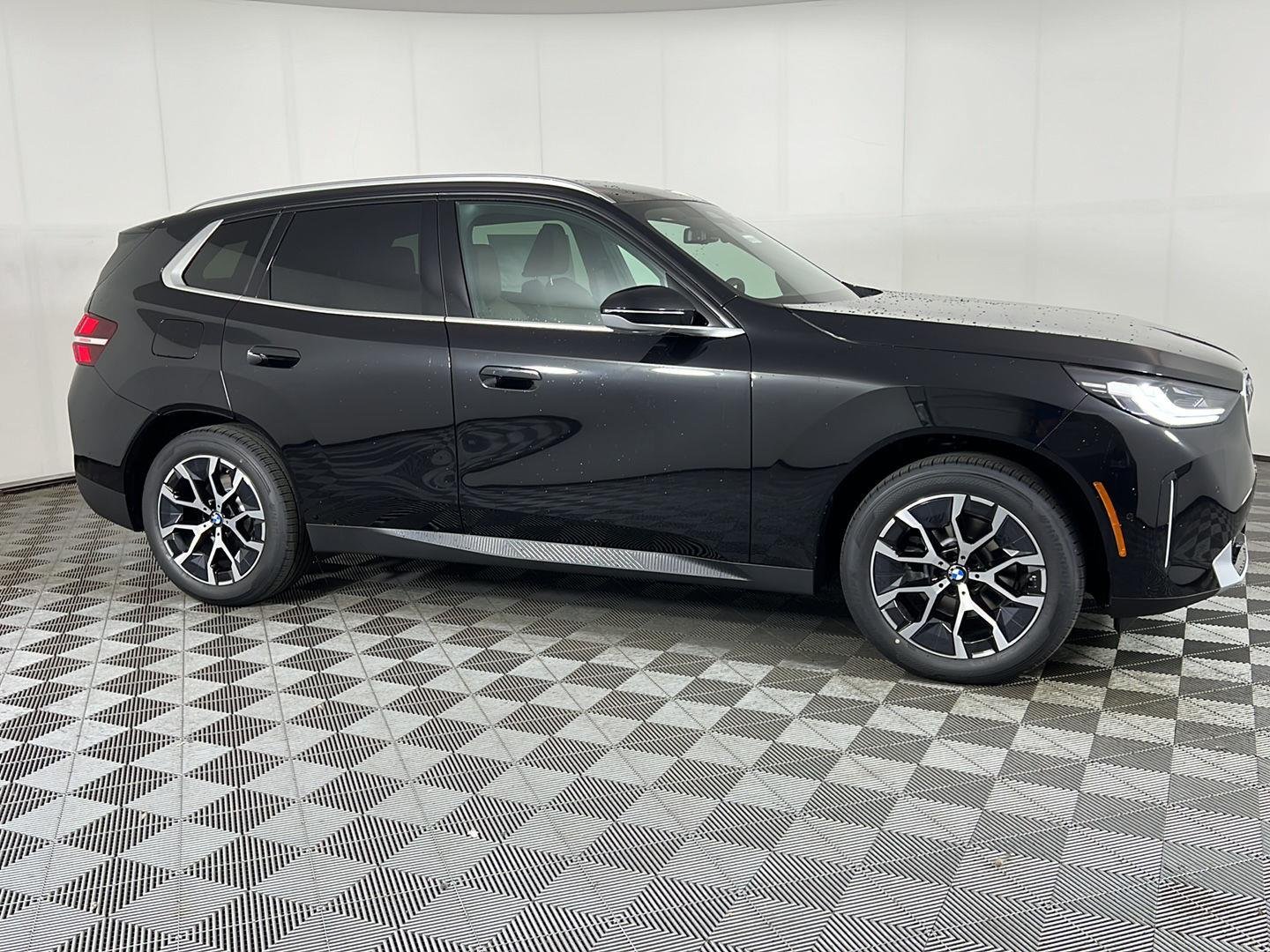 New 2026 Black Sapphire Metallic BMW 30 xDrive image 15