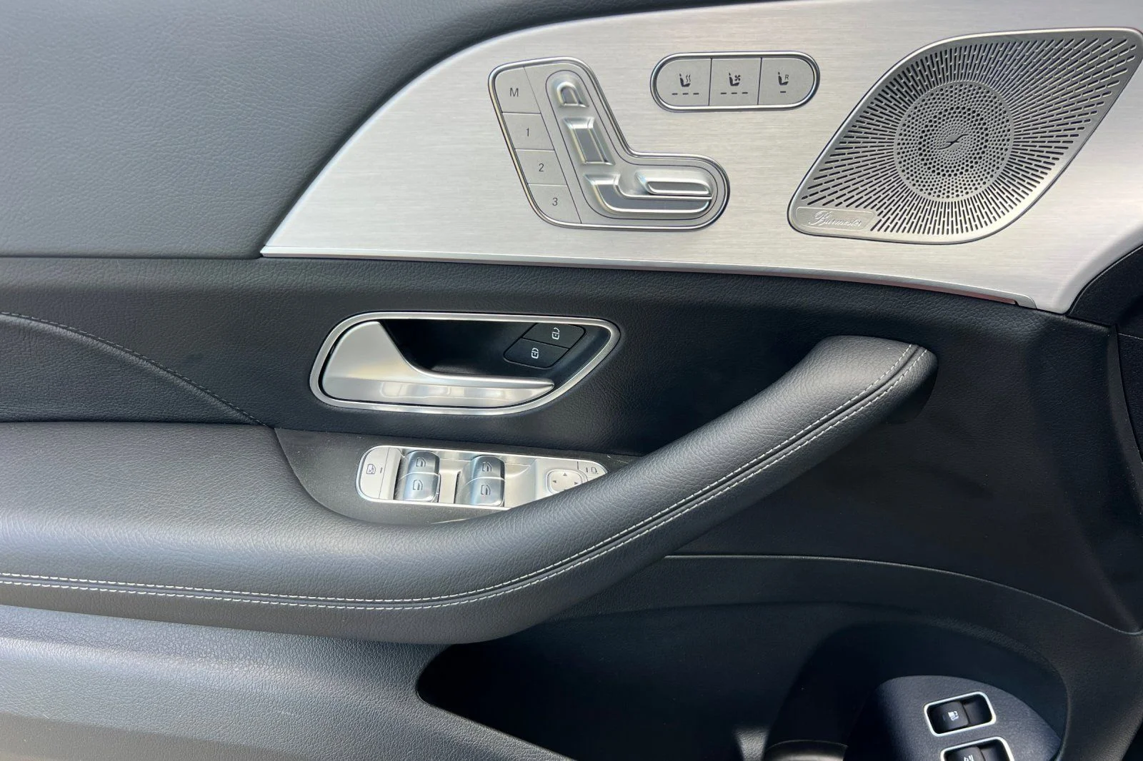 Used 2025 Gray Mercedes-Benz GLE 450e image 14