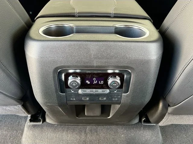 2026 GMC Yukon Denali - Photo 18