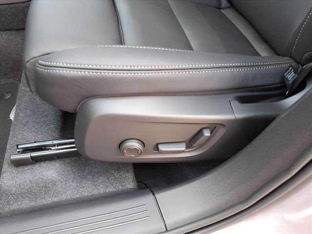 2026 Volvo XC40 Plus - Photo 13