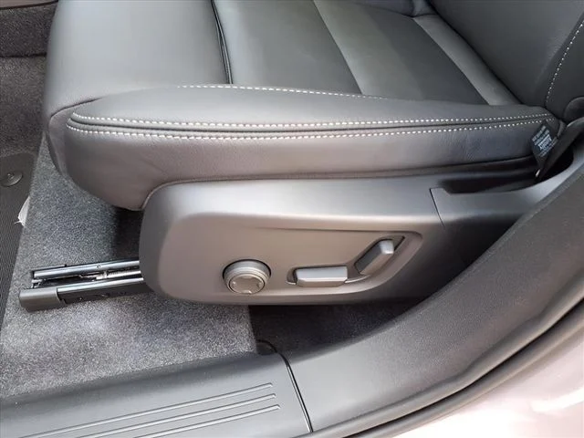 2026 Volvo XC40 Plus - Photo 13