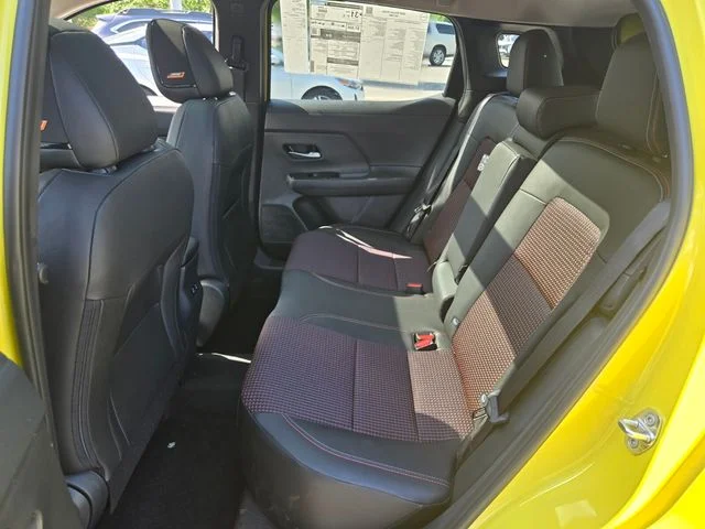 New 2026 Yuzu Yellow Metallic / Super Black Two-tone Nissan SR image 7