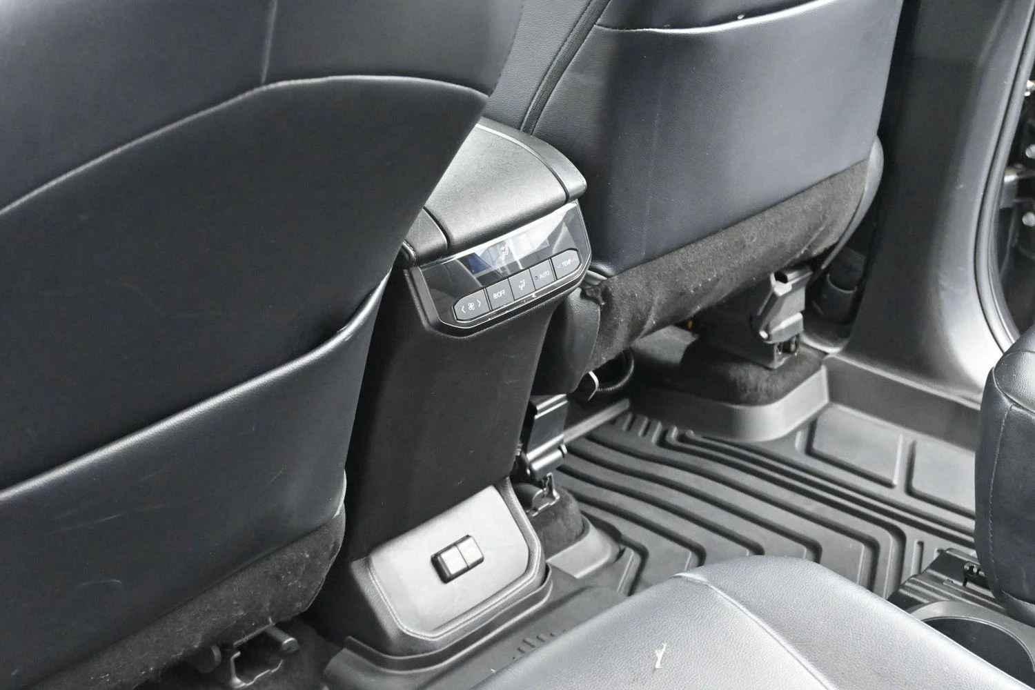 Used 2022 Magnetic Gray Metallic Toyota XLE image 32