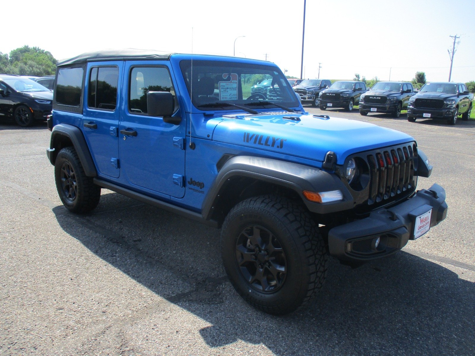 Used 2022 HYDRO BLUE Jeep Sport image 8