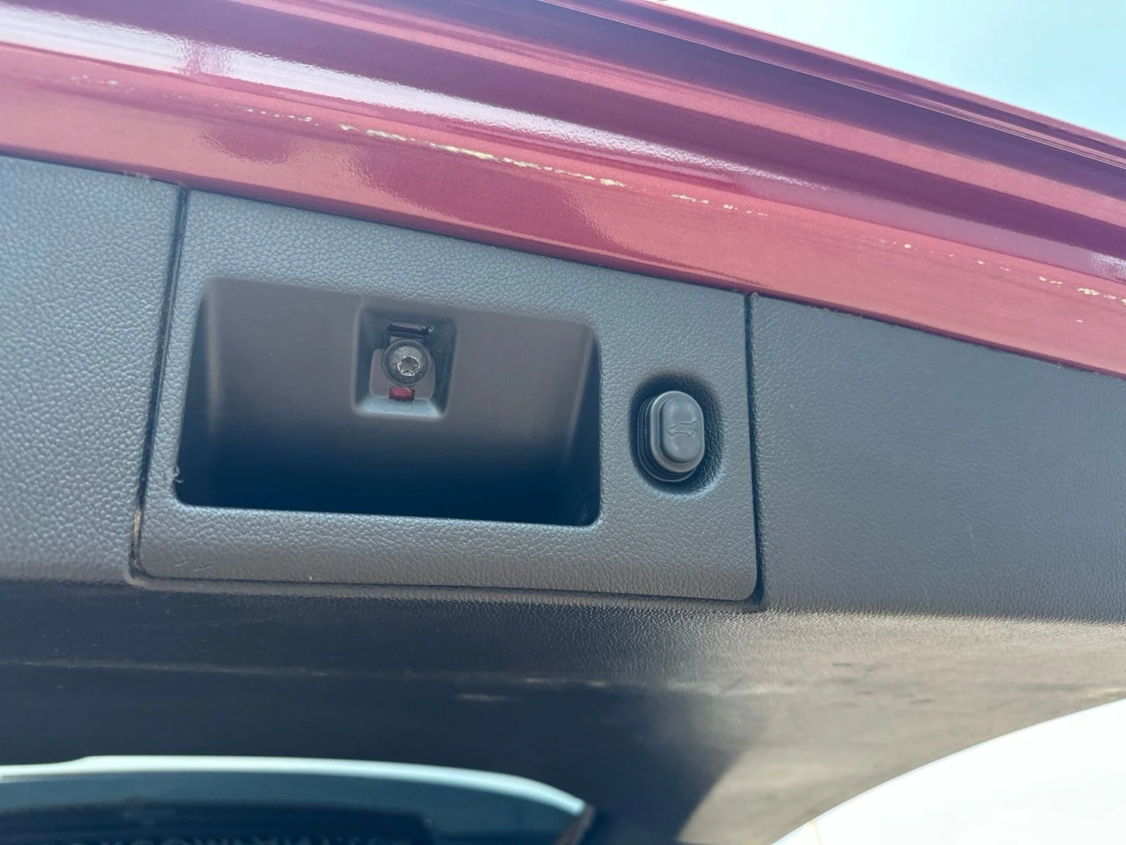Used 2018 Red GMC SLT image 33