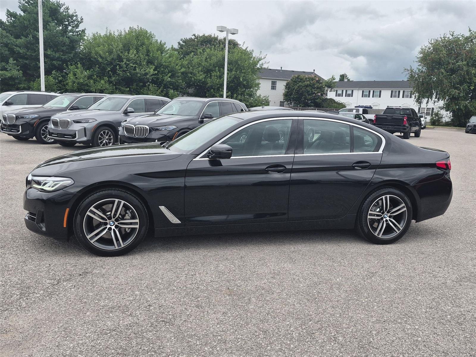 Used 2023 Black Sapphire Metallic BMW xDrive image 2