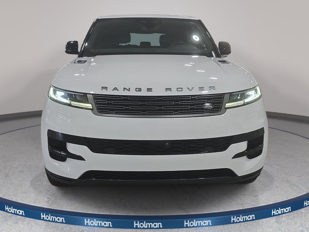 Used 2024 Fuji White Land Rover SE image 3