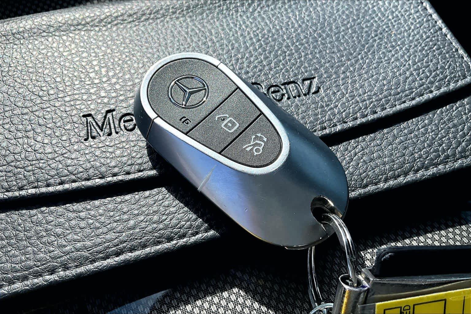 Used 2024 Cirrus Silver Metallic Mercedes-Benz GLC 300 image 15