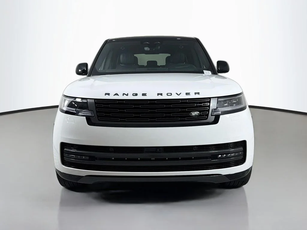 New 2026 Fuji White Land Rover SE image 2