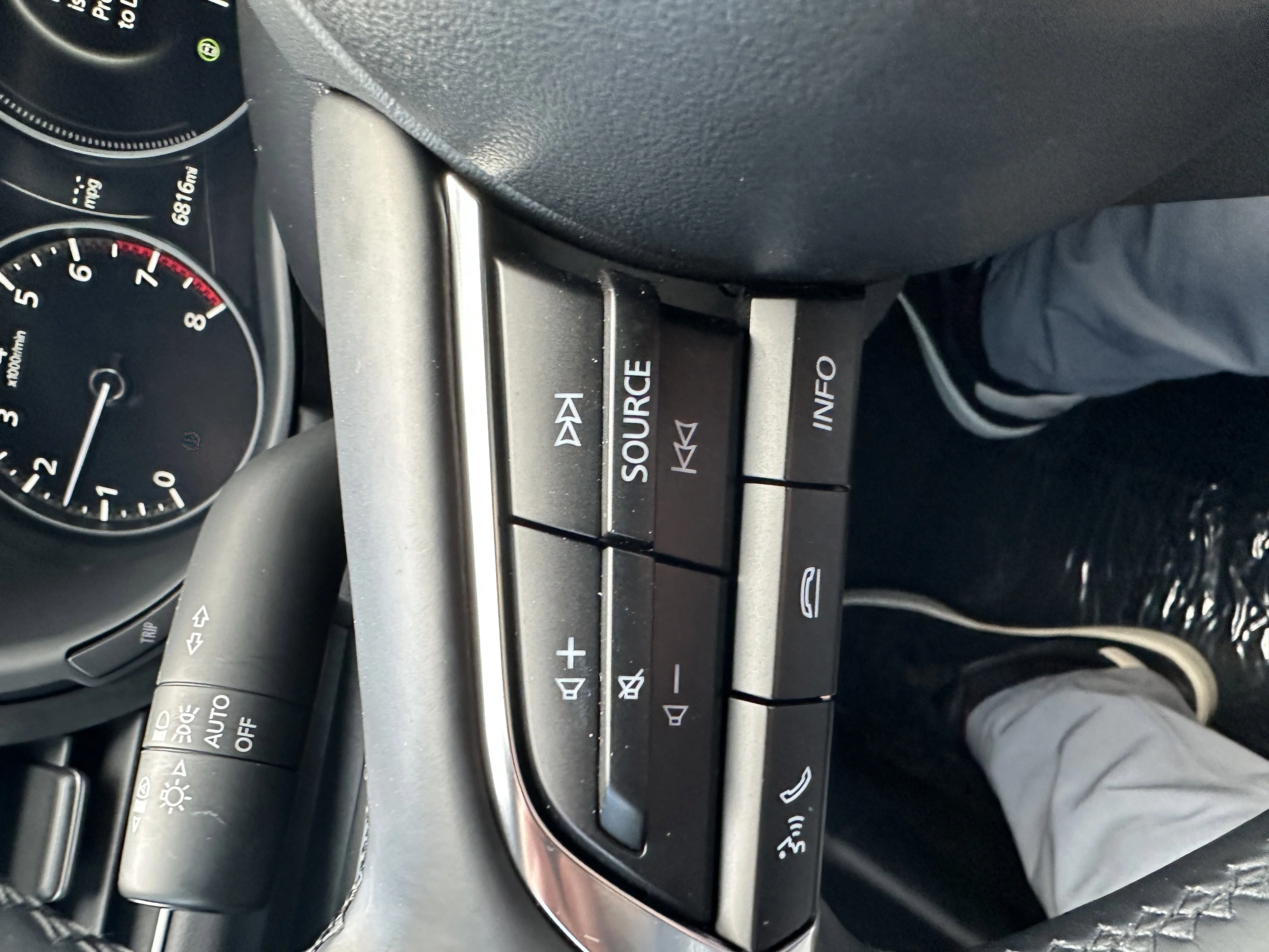 2025 Mazda Mazda3 Select Sport - Photo 23