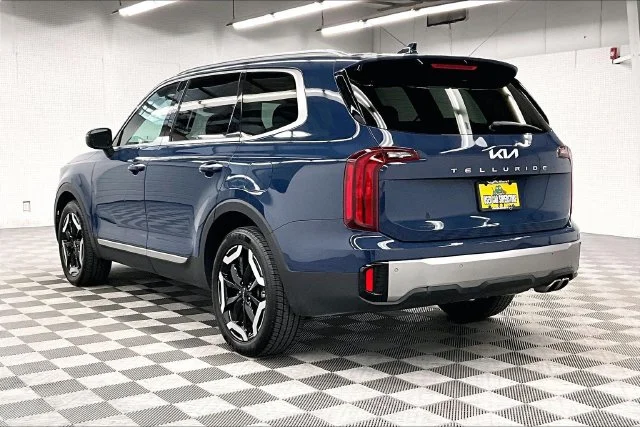 Used 2025 Midnight Lake Blue Kia S image 2