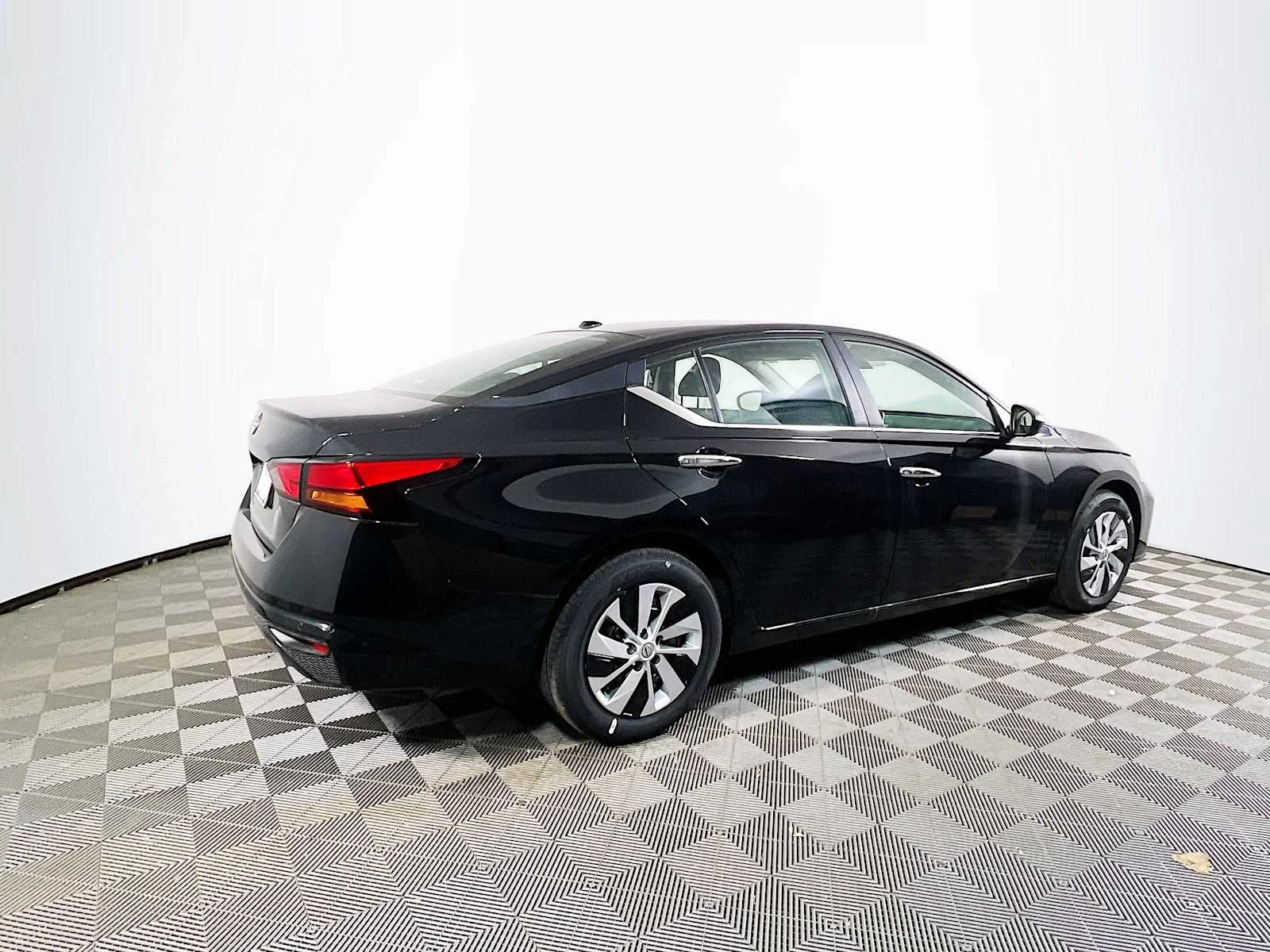 Certified Used 2025 Super Black Nissan S image 2