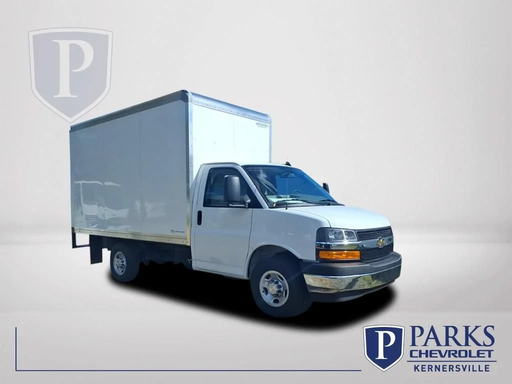 New 2025 Summit White Chevrolet 1WT image 1