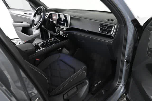 2026 Volkswagen Atlas Cross Sport SE w/Tech - Photo 16
