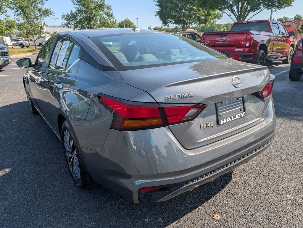 Used 2025 Gray Nissan 2.5 SV image 6